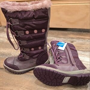 Girls size 1 snow boots